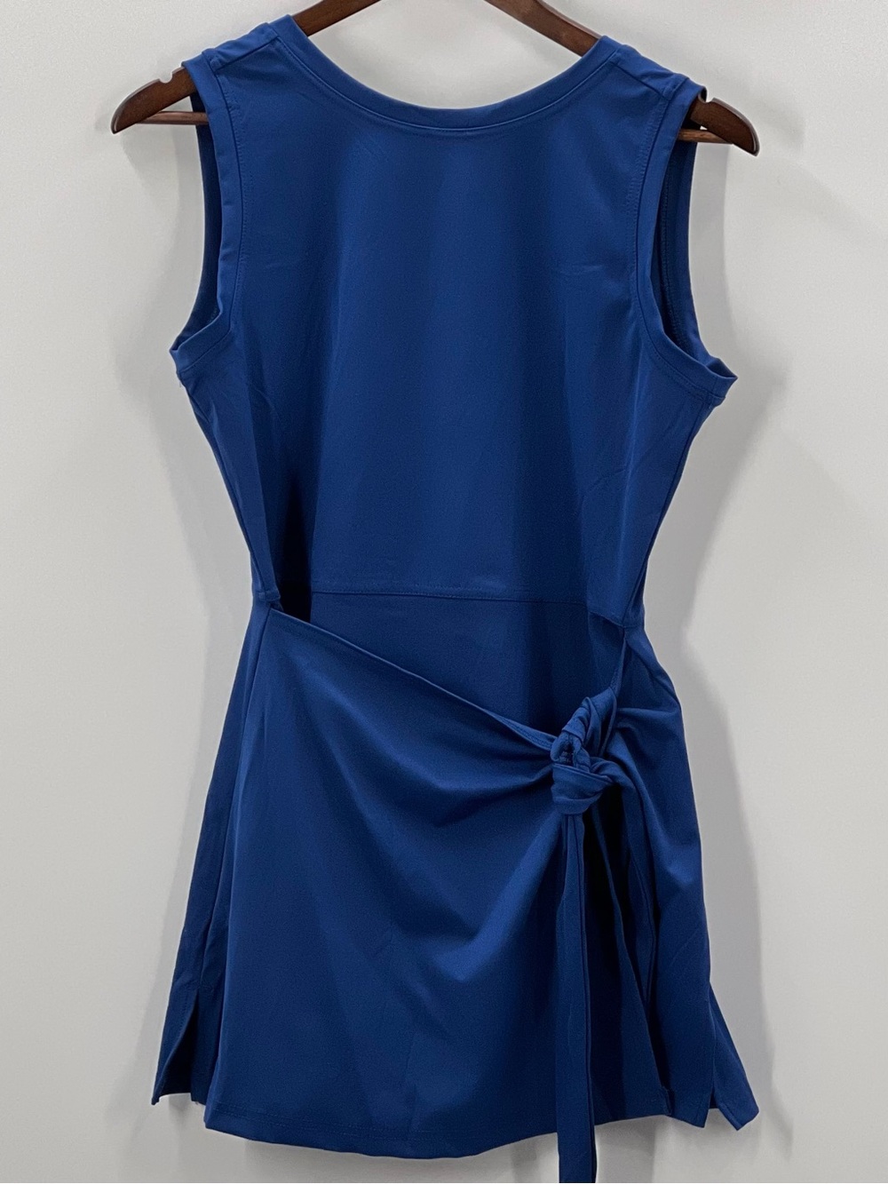 410 Crane Athleisure Medium Dress Sleeveless Knot-Detail Mini Dress / shorts
